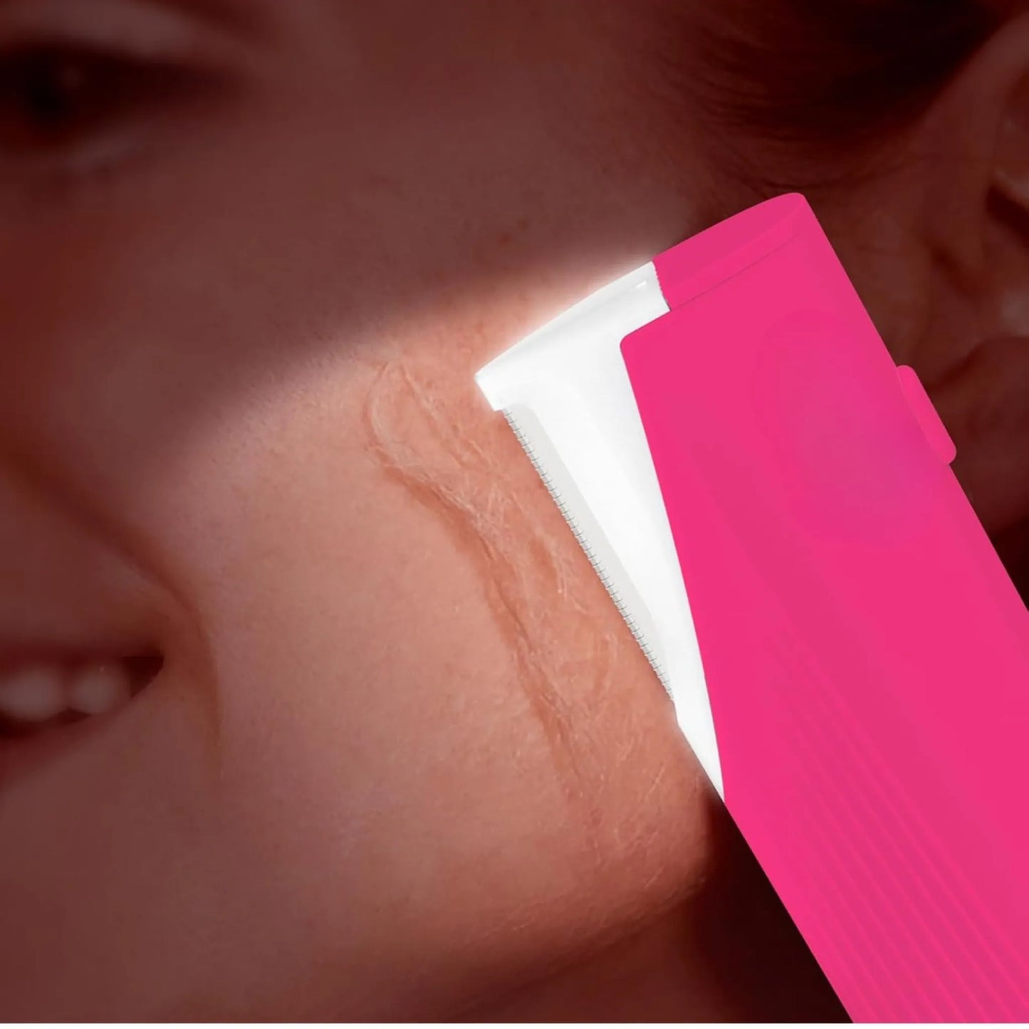 Electric Dermaplane Razor – Smooth & Exfoliate